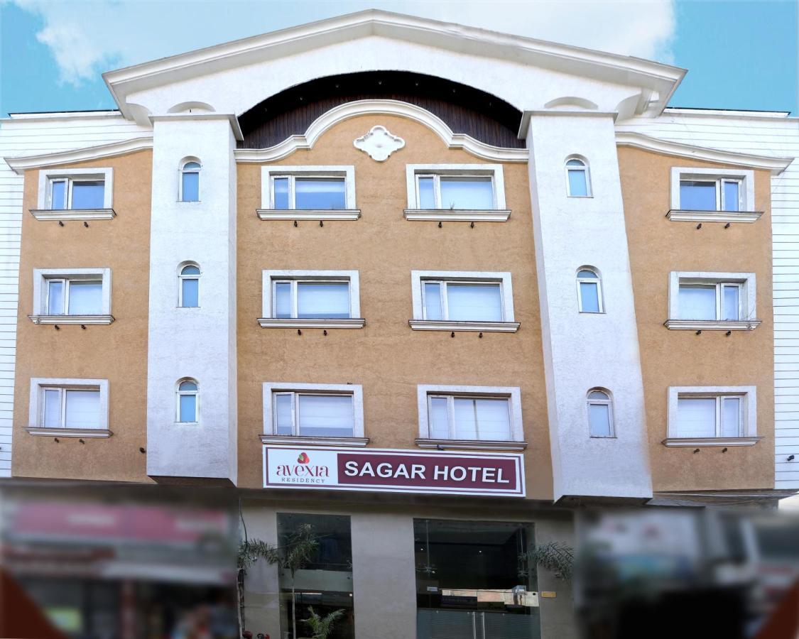 Sagar Hotel Just 5 Min From Golden Temple Amritszár Kültér fotó